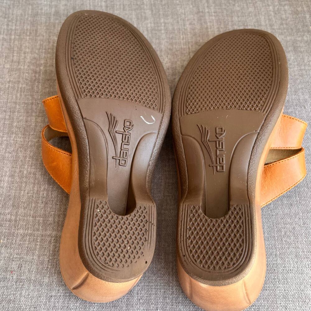 Dansko Sandals Womens Sz 37 Tan Leather Strappy Wedge Slide Comfort Boho Coastal - Picture 8 of 9